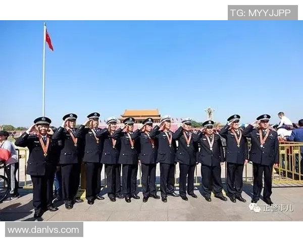 老年足球传奇重返赛场激情对决 见证岁月铸就的坚韧与荣耀