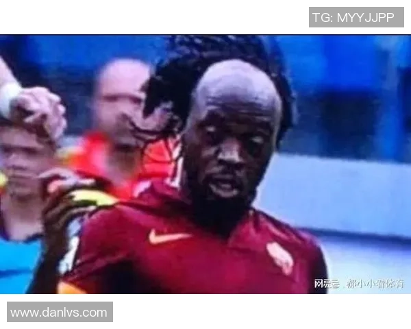 足球场上的爆笑瞬间：球星们的搞笑动作和尴尬失误合集