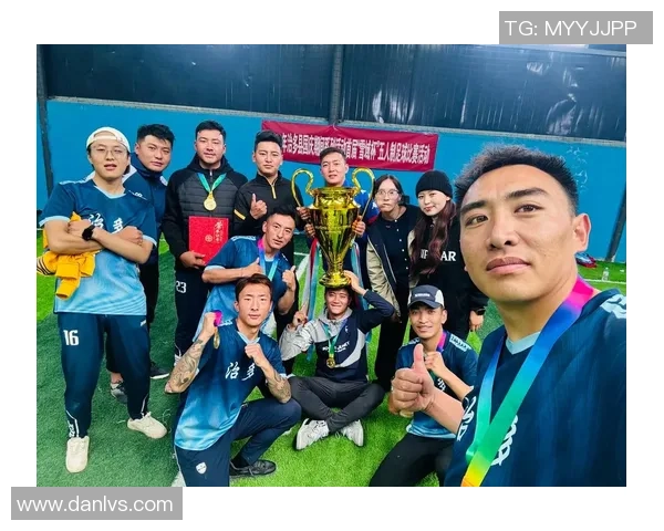 足球球星队友携手出击 共同书写荣誉传奇